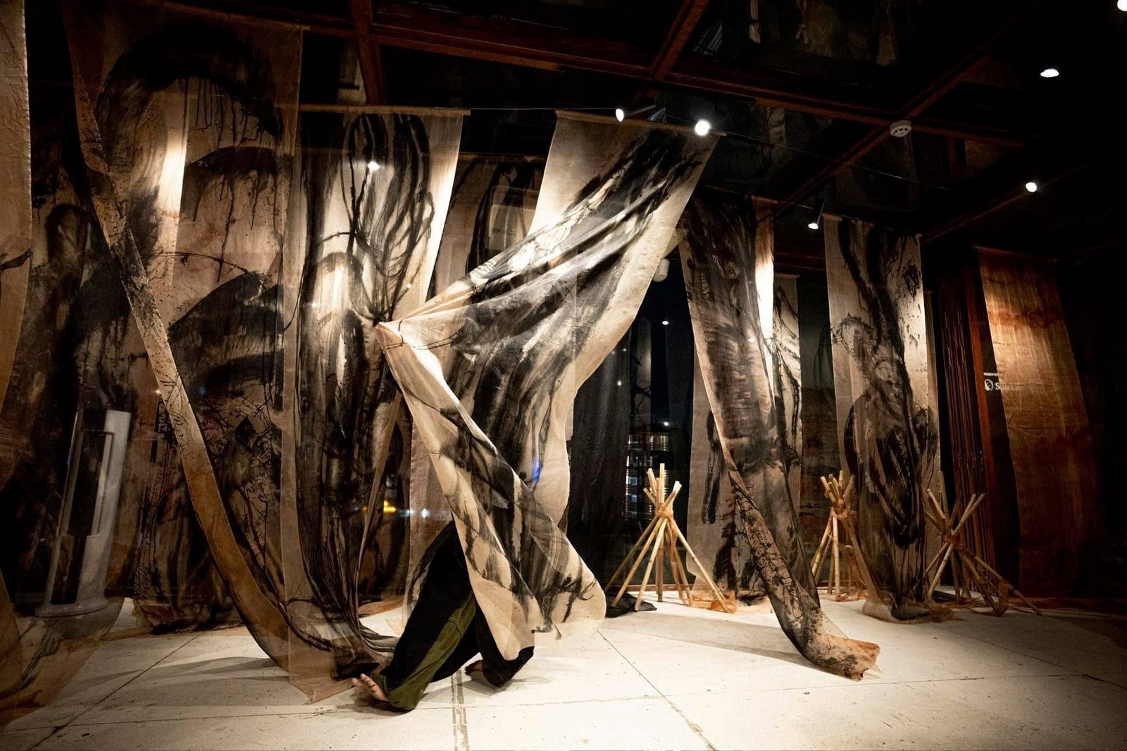 Thu Trần: A Visionary Vietnamese Artist Bridging Tradition and Modernity